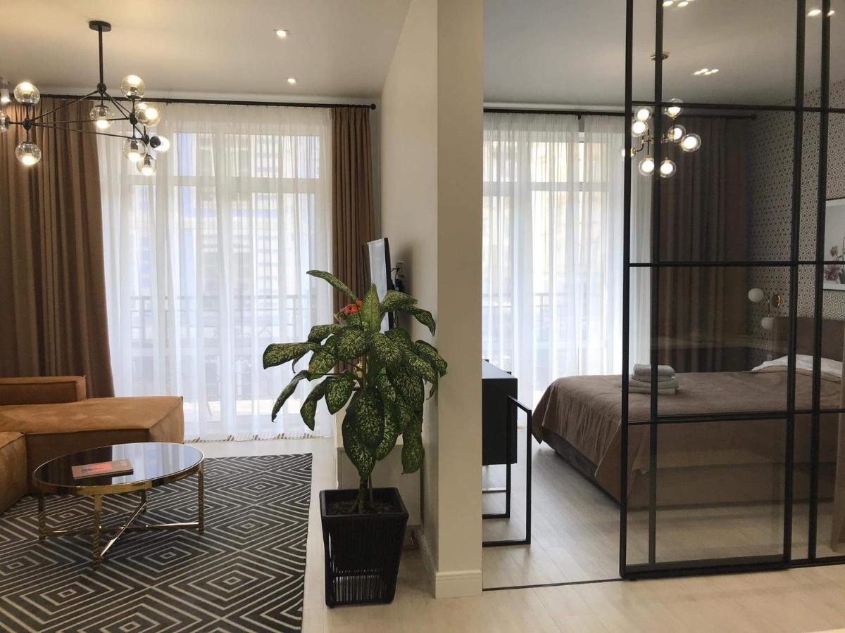 *Luxury Apartment In The City Center* Киев Екстериор снимка
