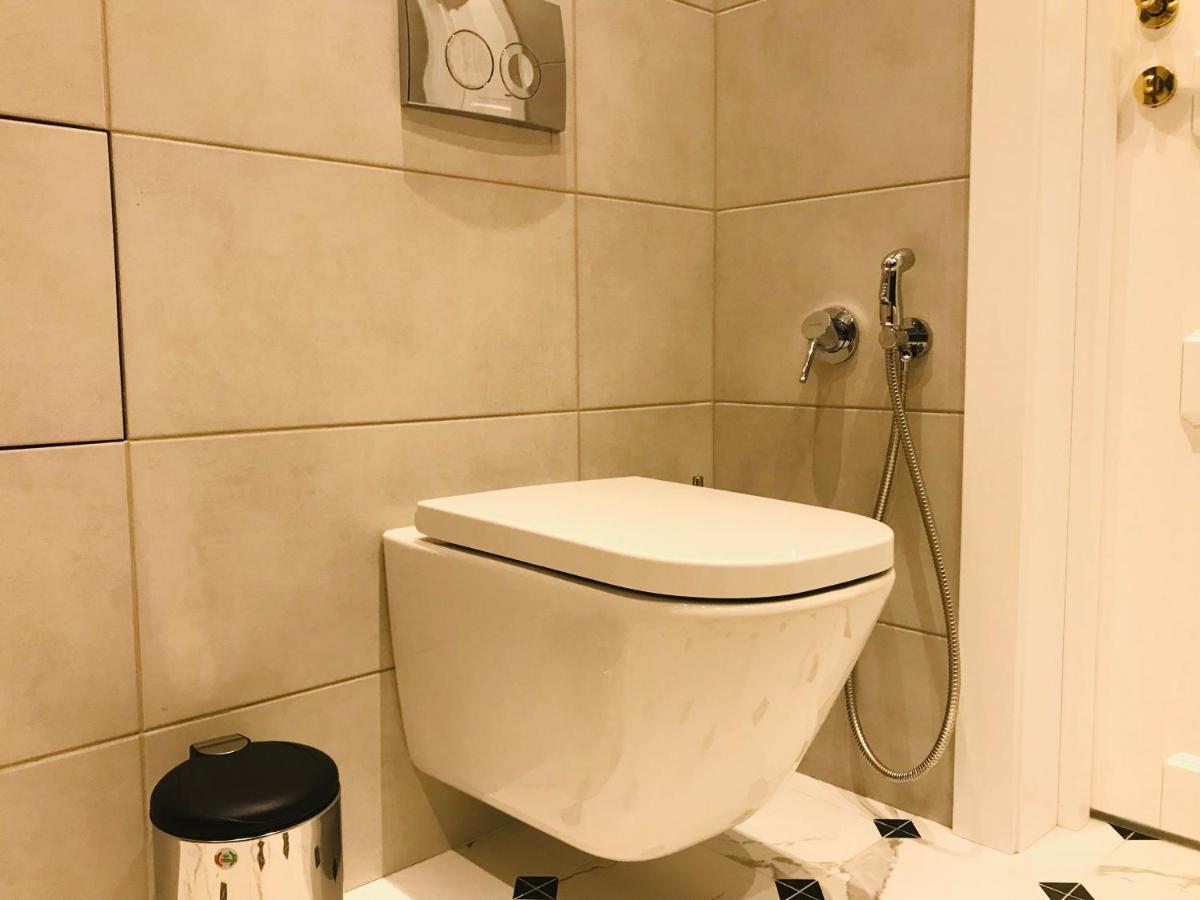 *Luxury Apartment In The City Center* Киев Екстериор снимка