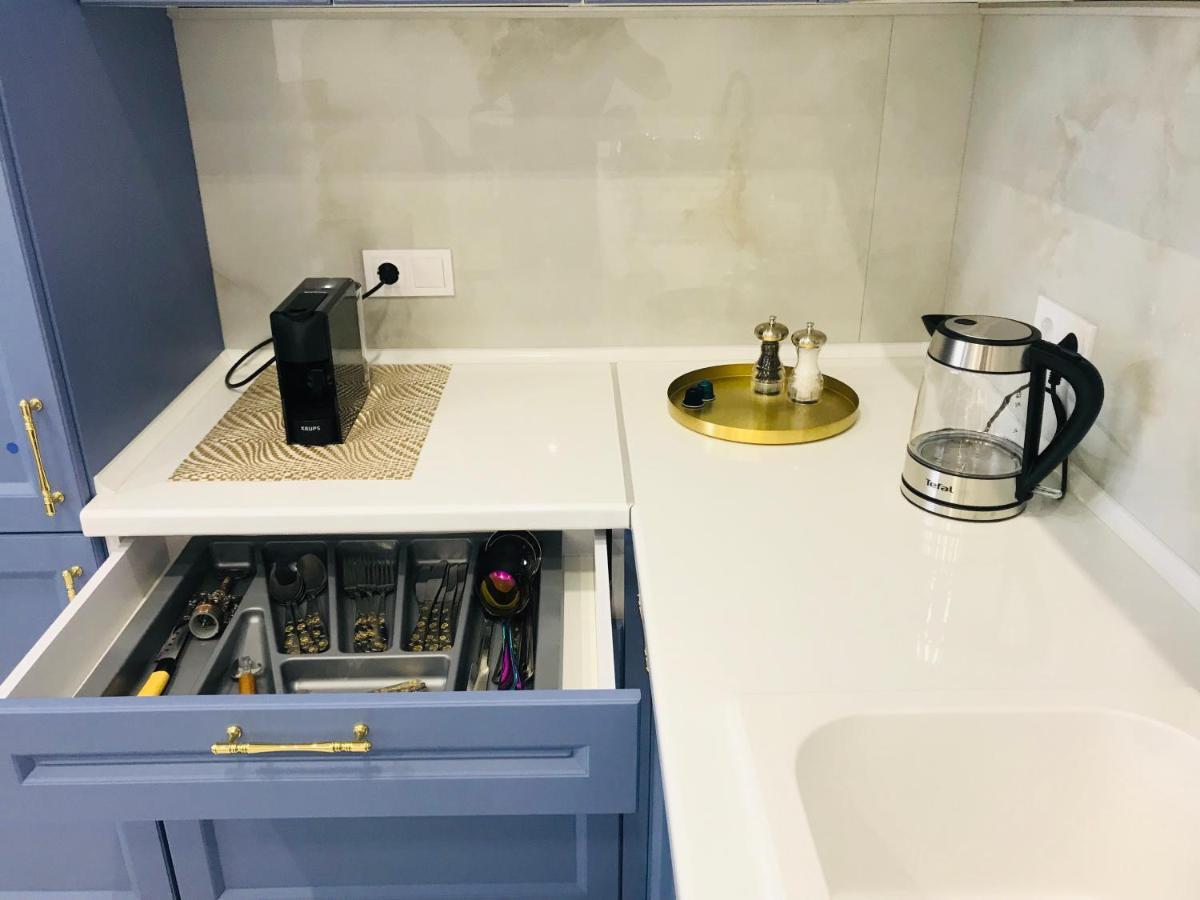*Luxury Apartment In The City Center* Киев Екстериор снимка